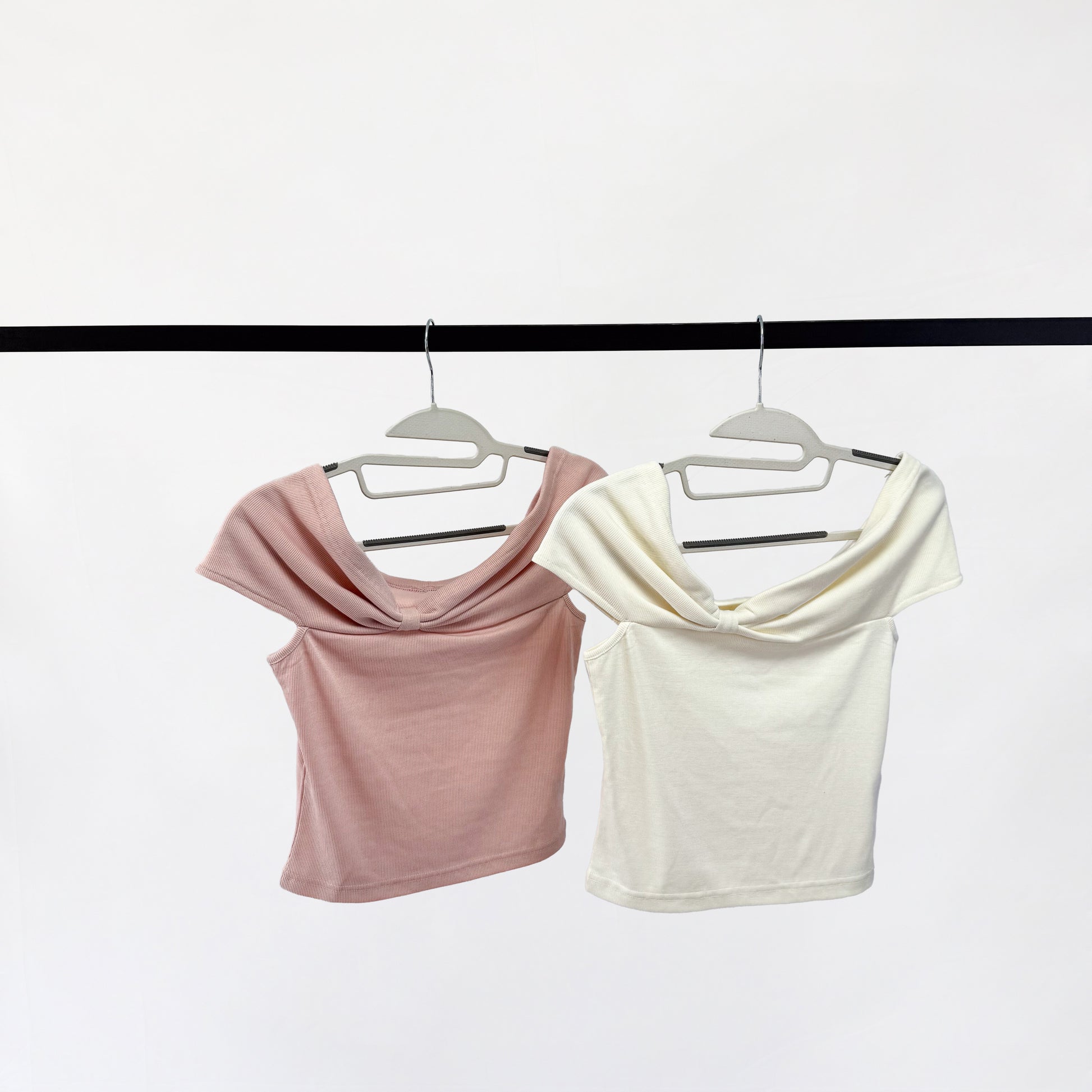 Ribbon Off-Shoulder T-shirt