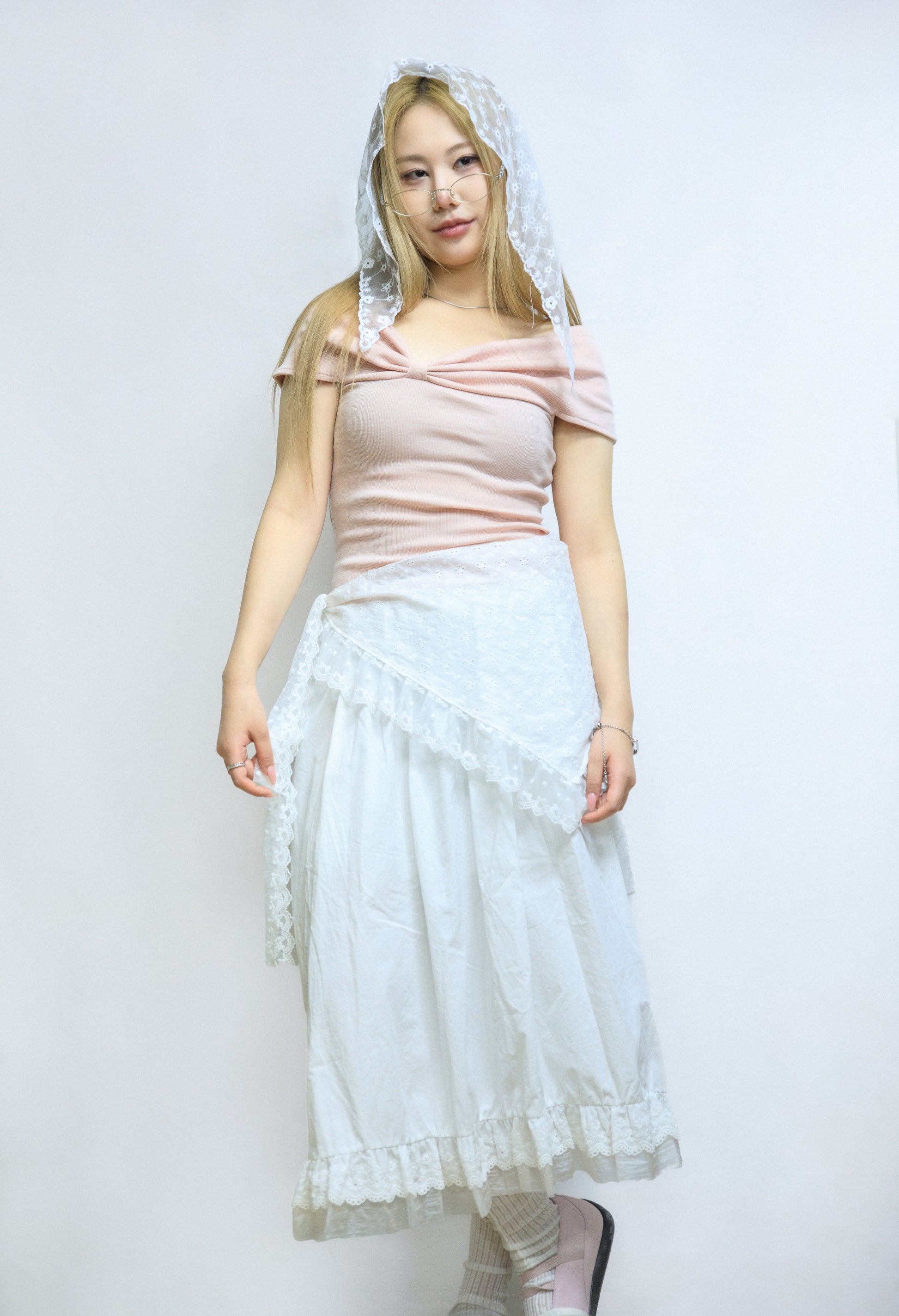 Ribbon Off-Shoulder T-shirt